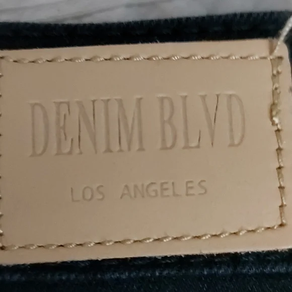 Denim Blvd Ripped Jeans - Picture 7 of 8